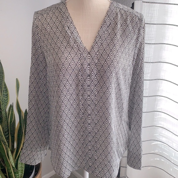 Express Tops - Express Geometric Patterned Long-sleeved Blouse